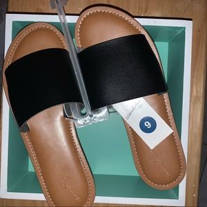 Universal Thread Wide Band Sandals